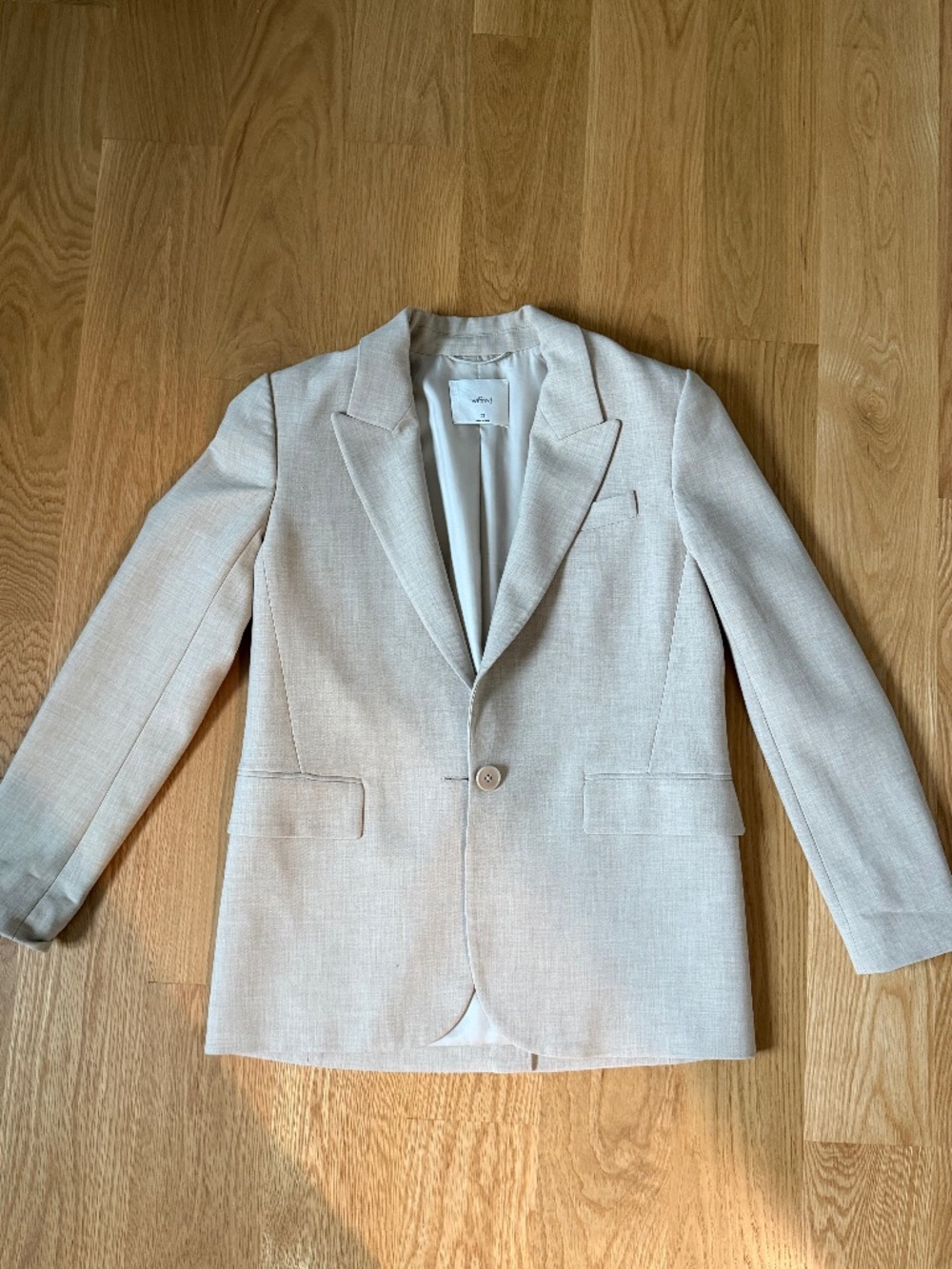 ARITZIA LINEN BLAZER SIZE XS CREAM/TAN COLOR, Oversized Perfect Condition